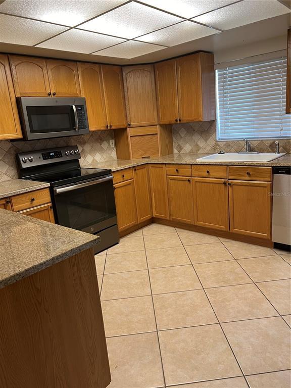 Building Photo - 9809 Lombard Ct