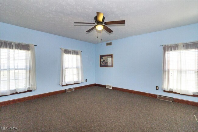 Foto del edificio - 559 Wadsworth Rd