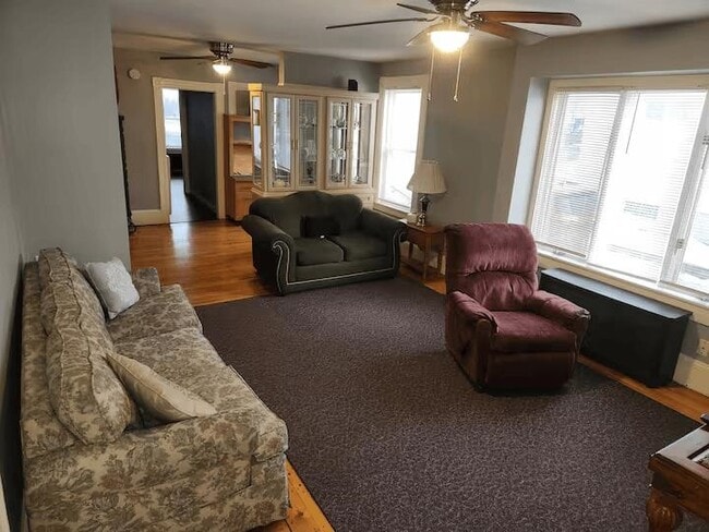 Building Photo - 663 Hevey St