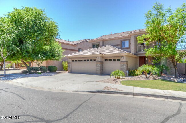 Building Photo - 503 W Pelican Dr