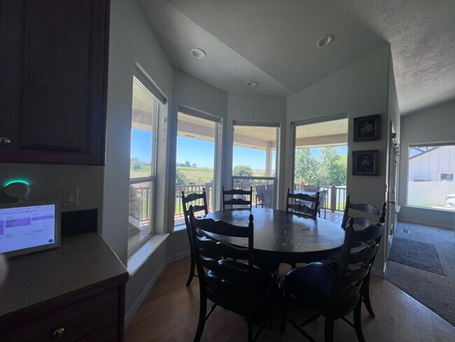 Building Photo - Custom Home in a Serene Setting - Large Lo...