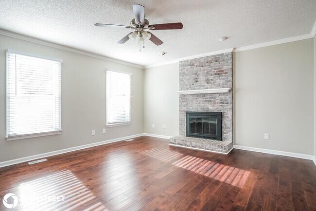 Foto del edificio - 5906 High View Rd, Greensboro, NC 27410