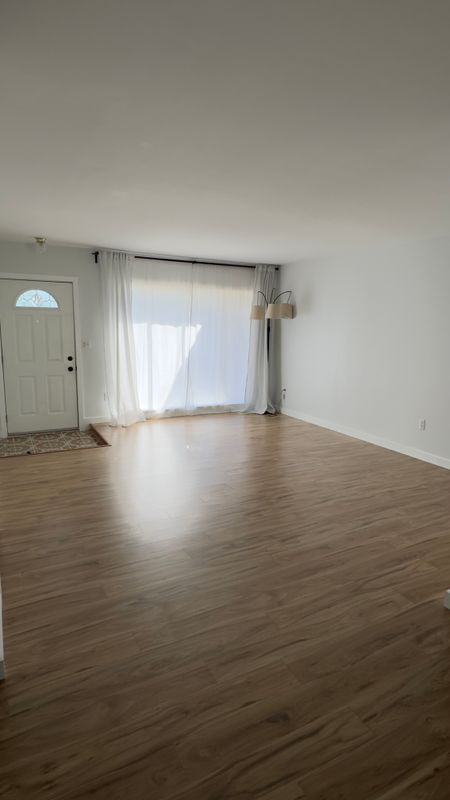 Foto del edificio - 3051 Donna Dr