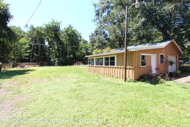 Building Photo - 3 br, 1 bath House - 133 Rose Drive