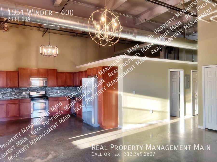 Primary Photo - Eastern Market 2 Bed Loft With Private Bal...