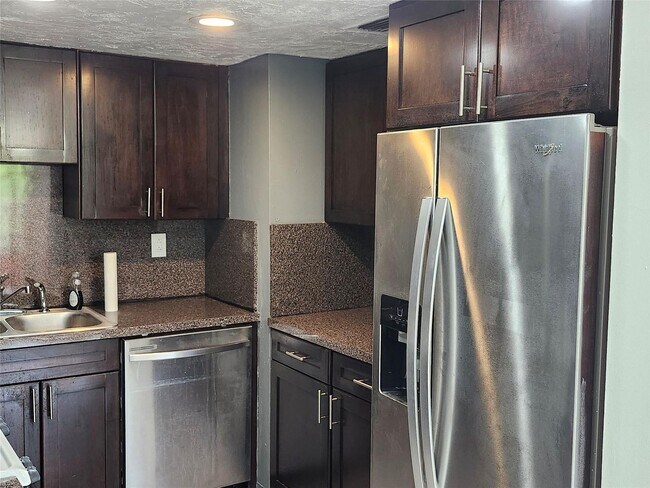 Foto del edificio - 2944 E Missionwood Ln