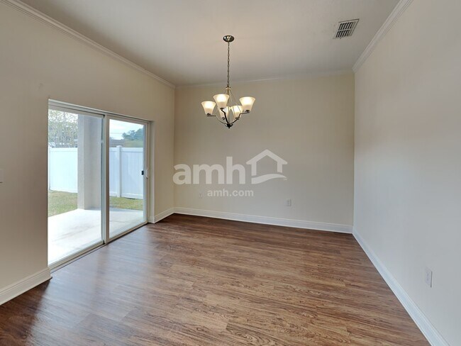 Foto del edificio - 7801 Stumble Journey Ln