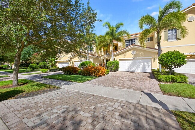 Building Photo - 4803 Cadiz Cir