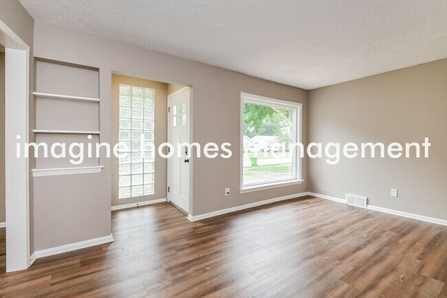 Building Photo - 1196 Orchard Heights Dr