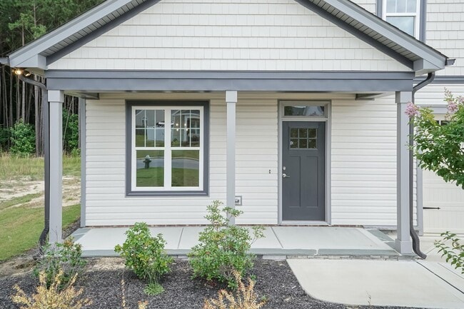 Building Photo - Modern Comfort Meets New Construction – 3B...