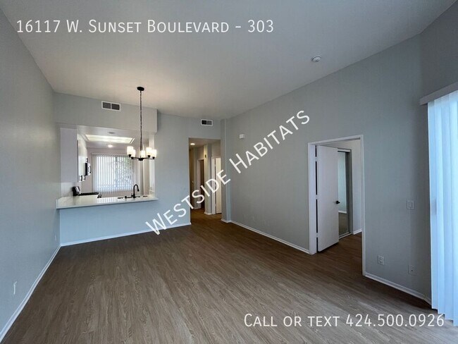 Foto del edificio - 16117 W Sunset Blvd