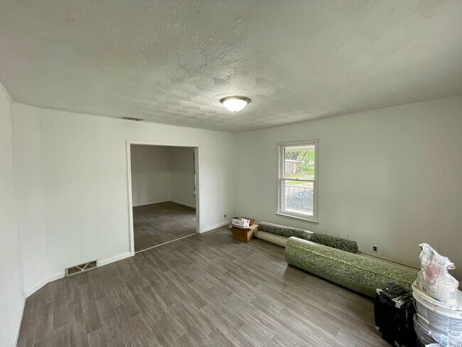 Foto del edificio - 2 Bedroom 1 Bath with All New Interior