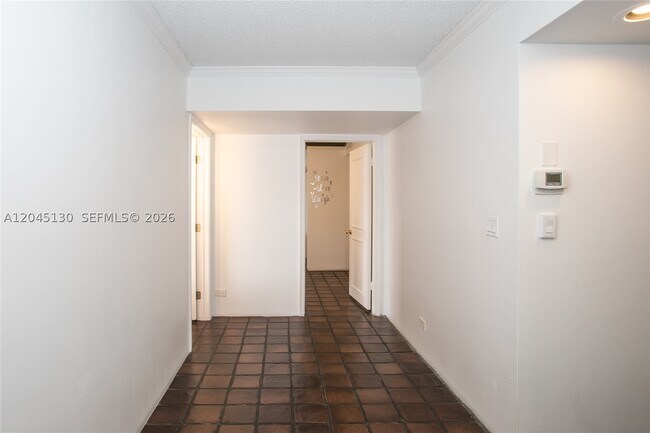 Foto del edificio - 1800 NE 114th St