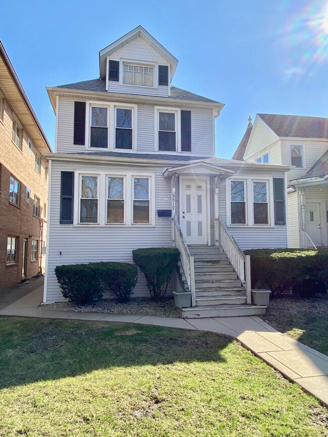 Foto del edificio - 5517 W Higgins Ave