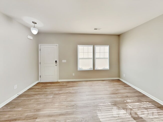 Building Photo - 2491 Marthas Ridge Dr