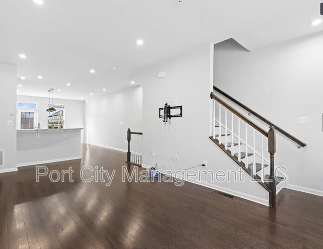 Building Photo - 4613 Marlene Mews