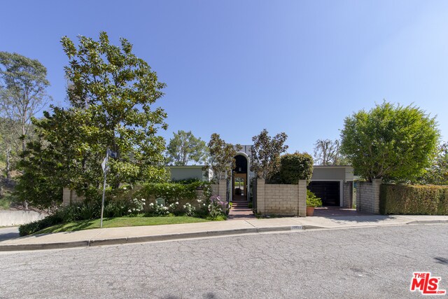 Foto principal - 10661 Lindamere Dr