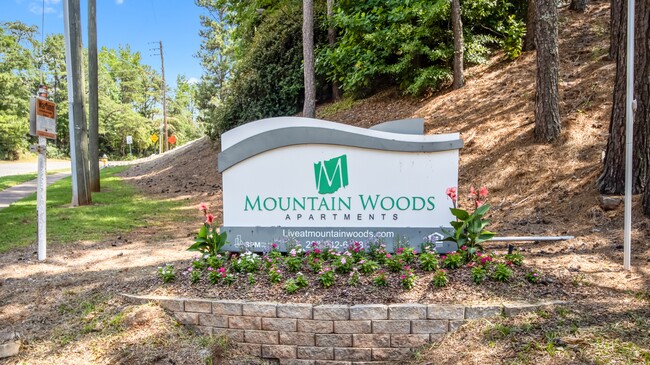 Foto del edificio - Mountain Woods Apartments