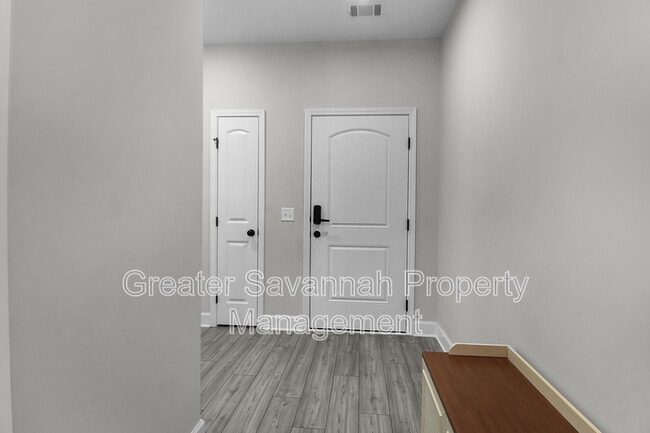 Building Photo - 208 Alyssa Ave