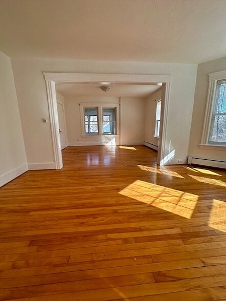 Building Photo - 58 Oxford St N