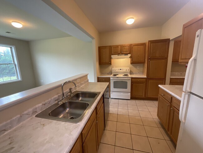 Foto del edificio - 348 Channing Dr