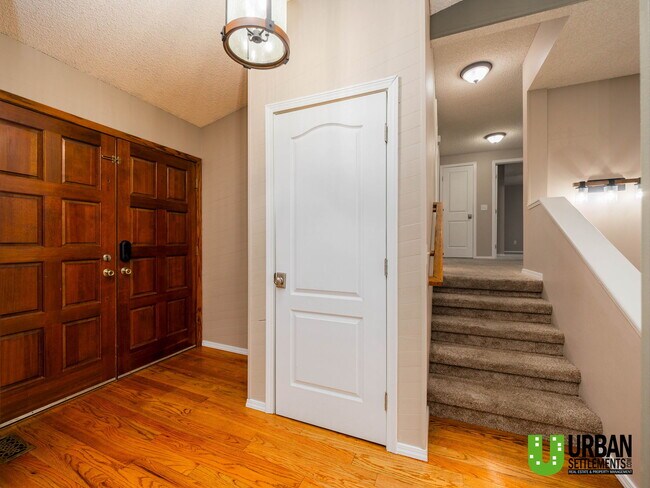 Foto del edificio - 8421 E Columbia Dr