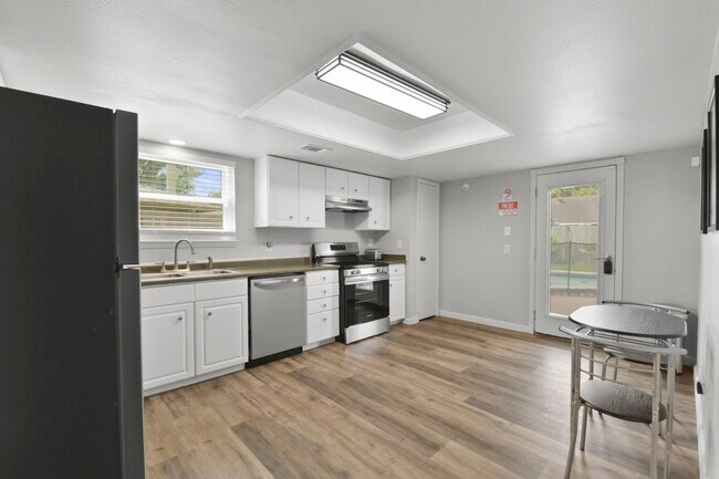 Foto del edificio - 707 Land Grant Dr