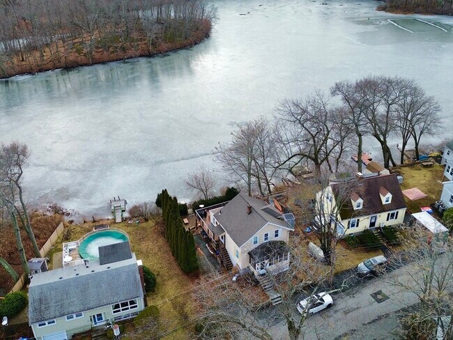 Foto del edificio - 157 Riverview Ave