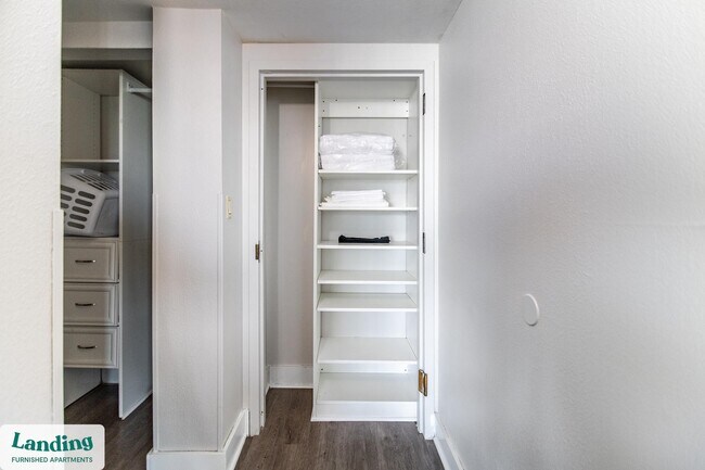 Building Photo - 1362 Passenger St