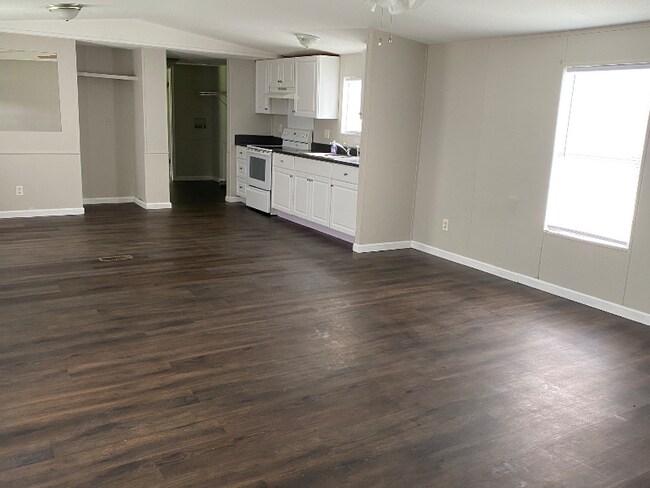 Foto del edificio - 80 Redwood Ln