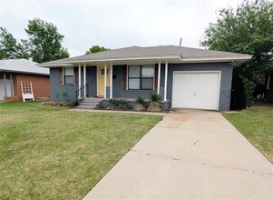 Building Photo - 2216 Hasley Dr