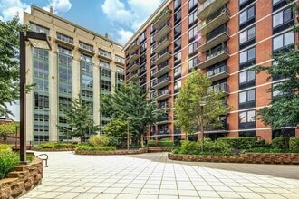 Building Photo - 700 Grove St