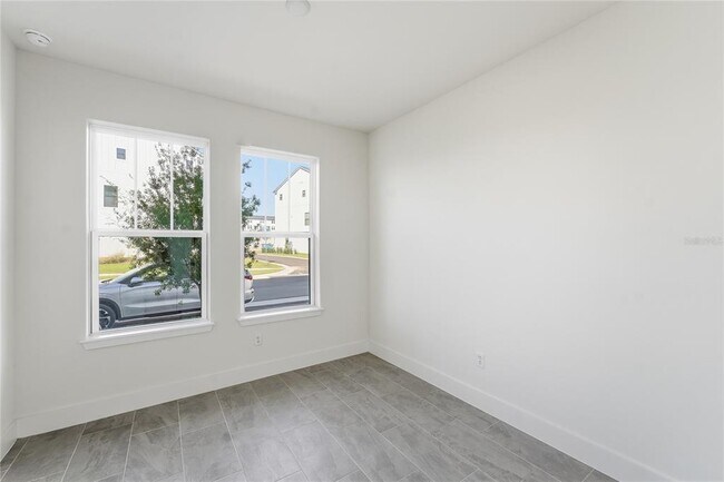 Foto del edificio - 15058 Grv Lk Dr