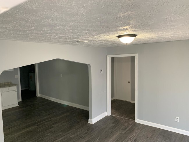 Building Photo - 1201 Lake Dr