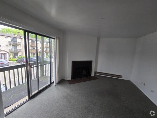 Building Photo - 1840 Goodwin Dr