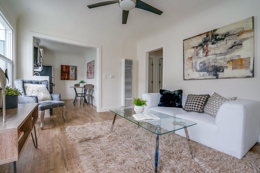 Foto principal - 6621-6625 Crenshaw Blvd