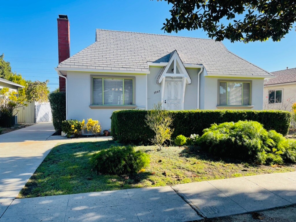 Foto principal - 3842 Minerva Ave