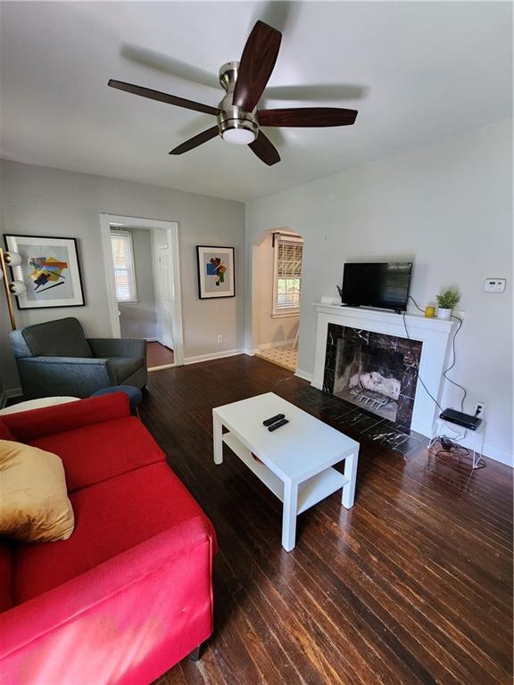 Foto del edificio - 271 Glover St SE