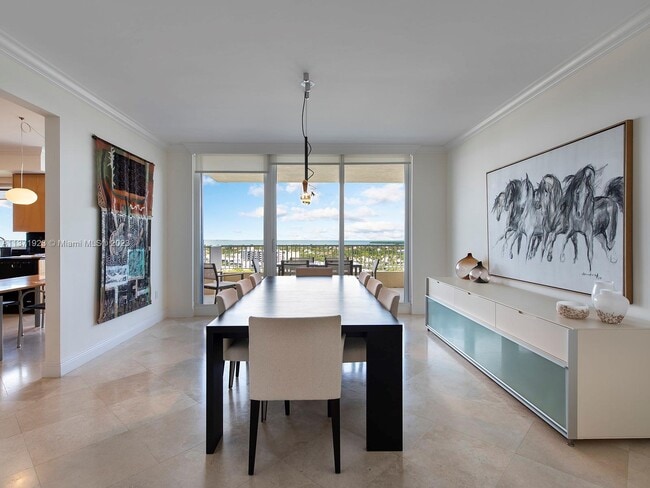 Foto del edificio - 781 Crandon Blvd