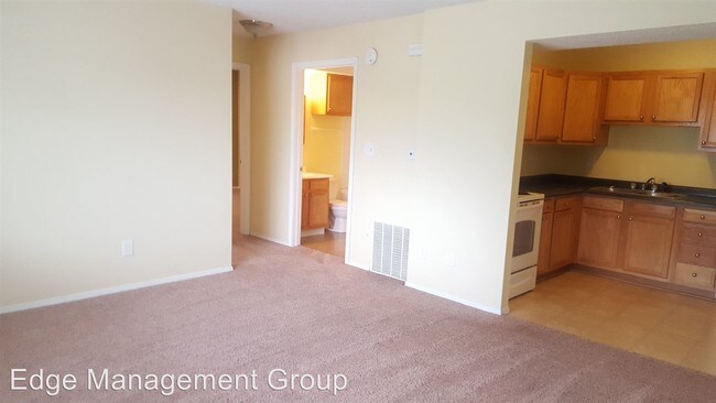 Building Photo - 1637 Carriage Hill Dr