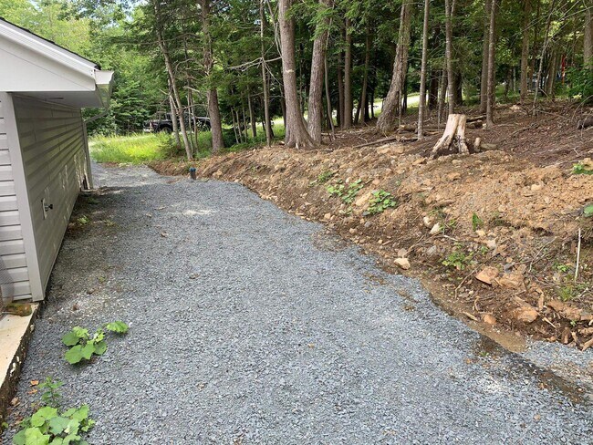 Photo du bâtiment - 450 Kinsac Rd