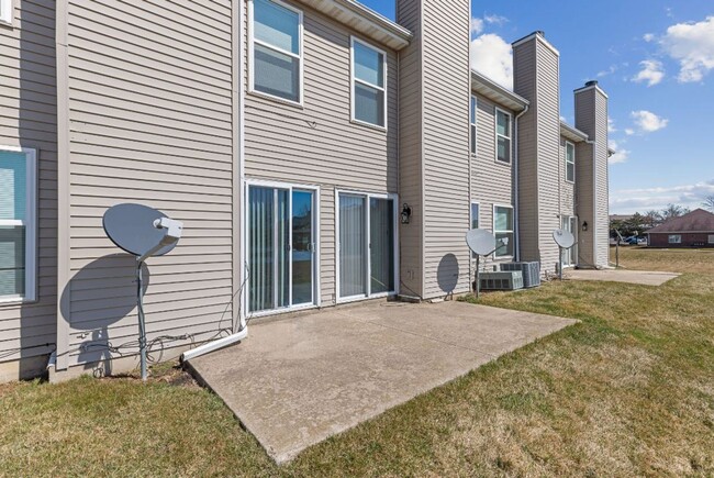 Foto del edificio - 2 Bedroom 1.5 Bath Spacious Townhome
