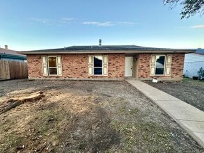 Building Photo - 3101 Silverdale Ln