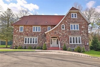 Building Photo - 245 Townline Rd