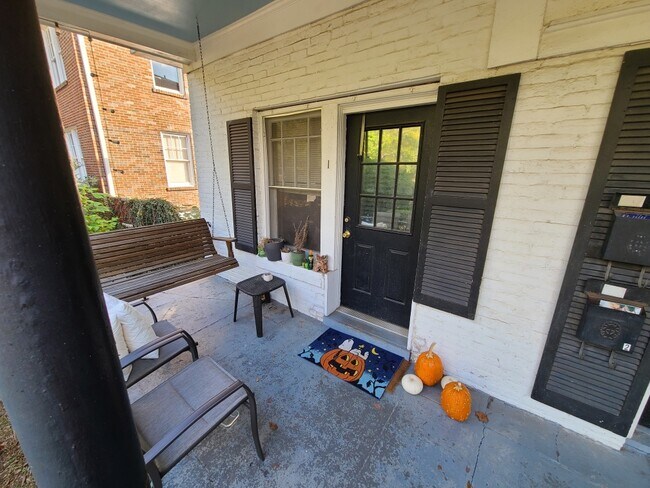 Foto del edificio - 791 Saint Charles Ave NE