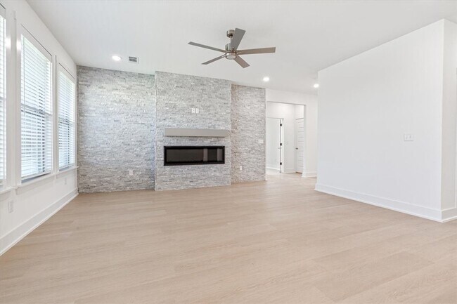 Foto del edificio - 7004 SW Orange Ave