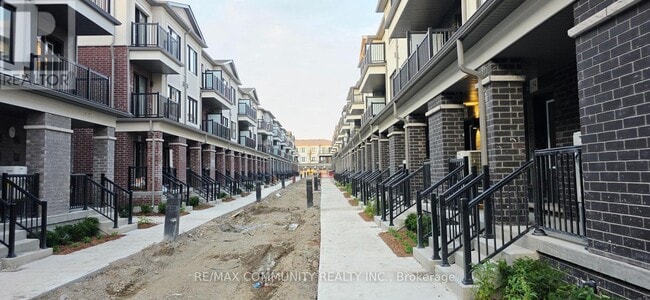 Building Photo - 158 Matawin Ln