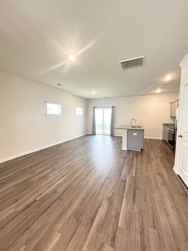 Foto del edificio - READY FOR YOU IN HARBISON GROVE