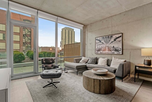 Foto del edificio - 1407 S State St