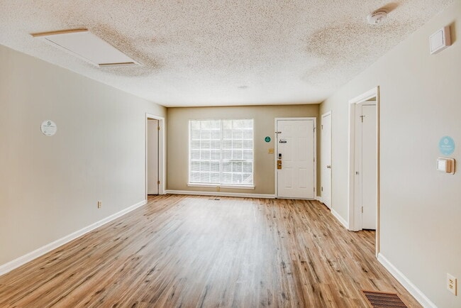 Foto del edificio - 1512 Marlin Springs Rd